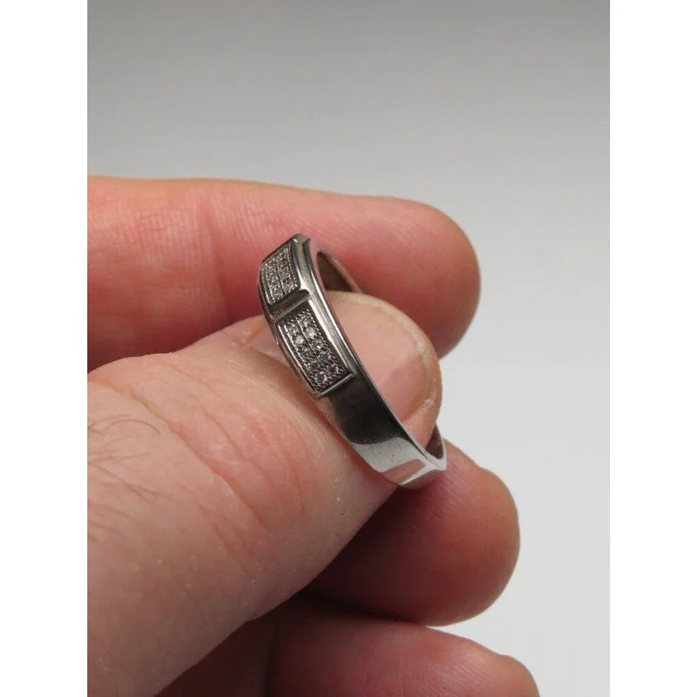*925 Sterling Silver Diamond Band